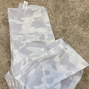 Lululemon Wunder Under 28in inseam leggings